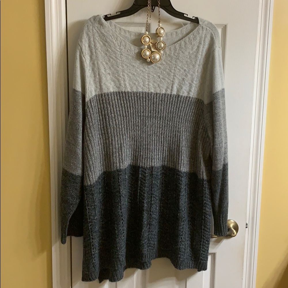 Grey Three-Toned Knitted Sweater